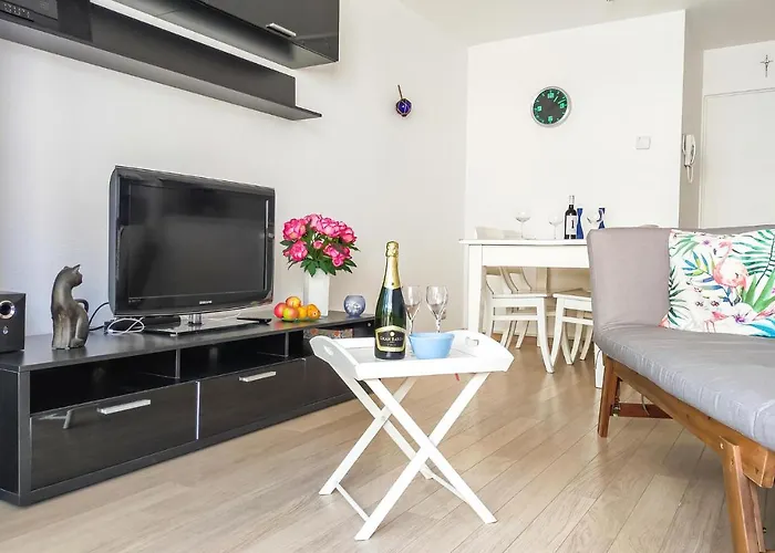 1 Bedroom Amazing In Apartment