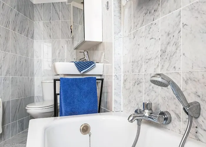 1 Bedroom Amazing In *